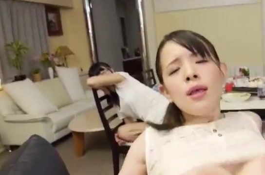 แอบเย็ดพี่สาว น้องสาวตื่นมาเห็นเลยต้องเล่นเซ็กส์หมู่ หนังav